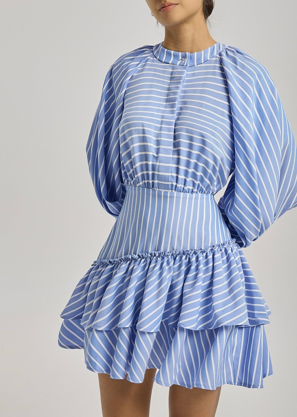Alyson · Abito a righe con balze — Blu/Bianco