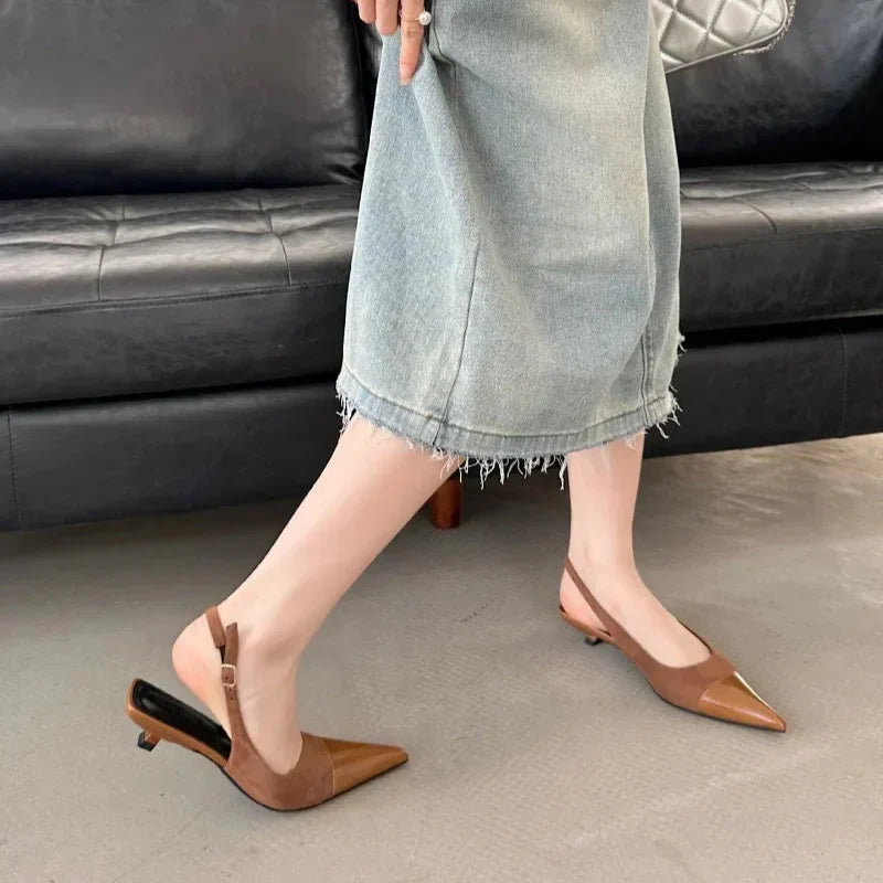 Alicia · Slingback in camoscio con tacco a rocchetto