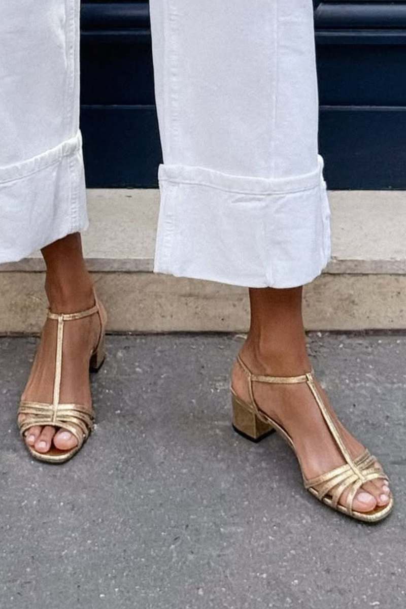 Allegra · Sandali dorati con tacco basso