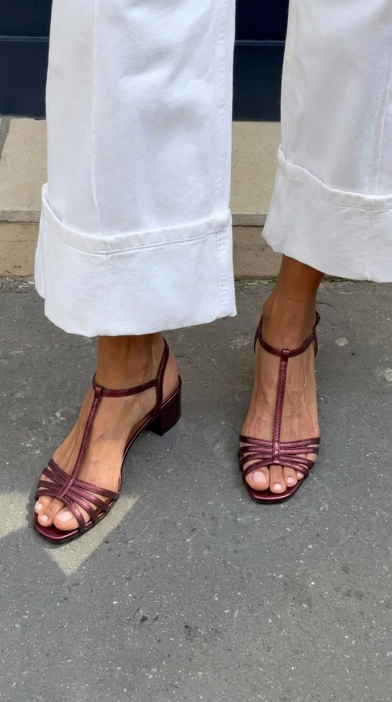 Allegra · Sandali dorati con tacco basso