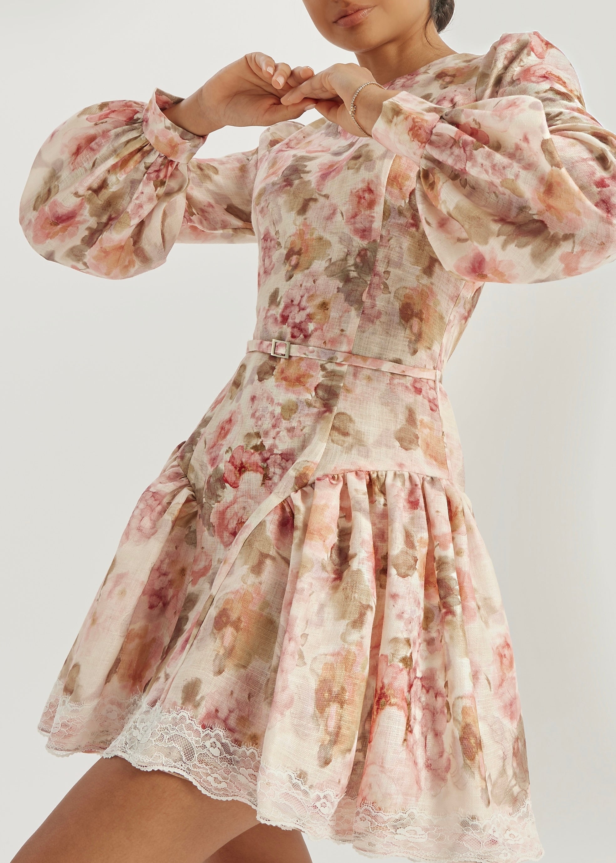 Anna · Abito a fiori con cintura e pizzo — Rosa