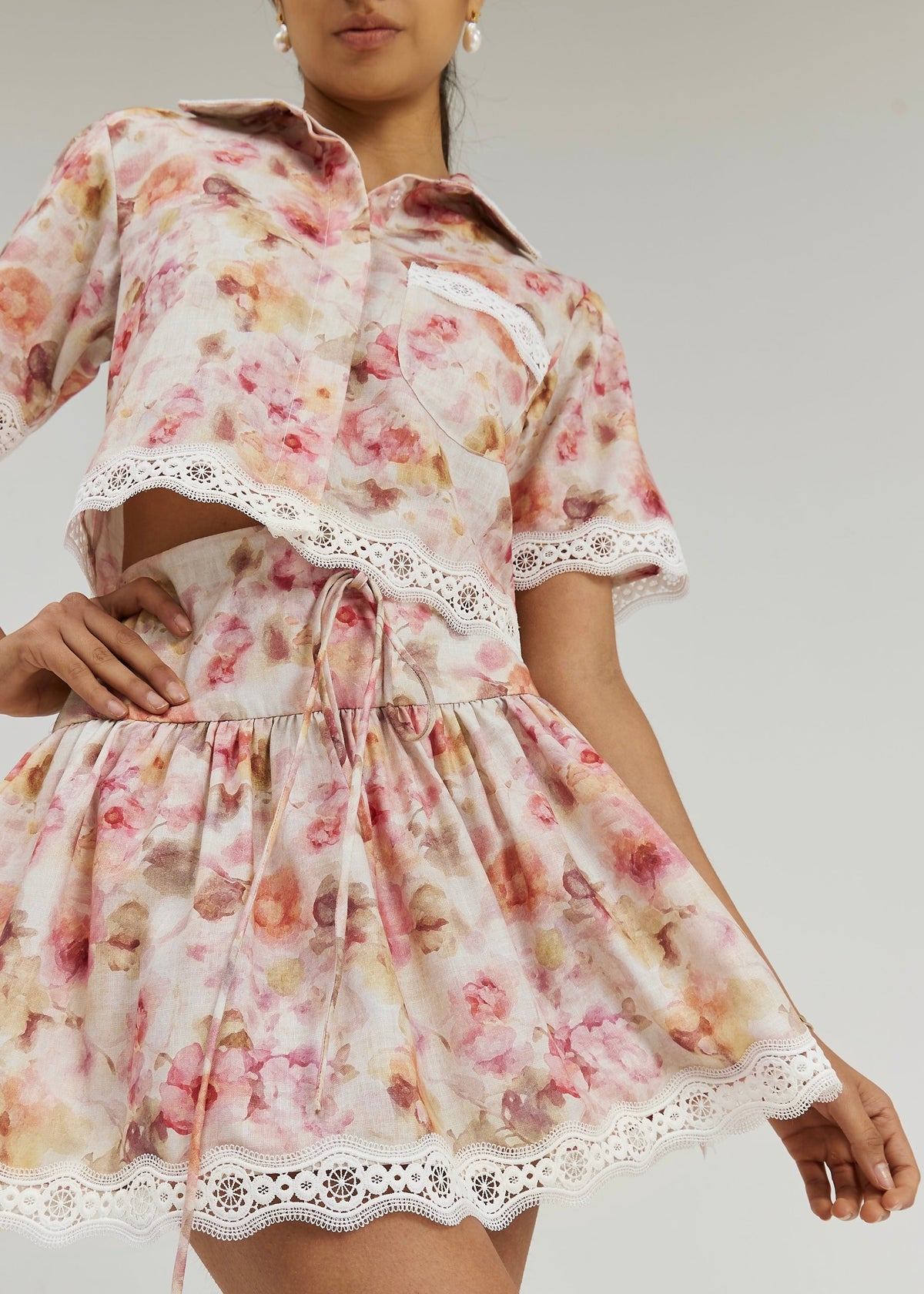 Anna · Camicetta a fiori con pizzo — Rosa