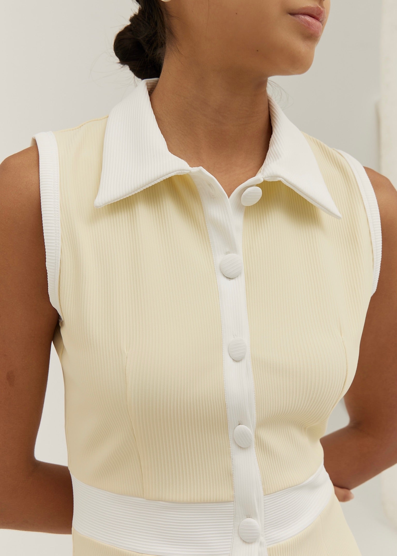 Andie · Abito copricostume con colletto — Limone/Bianco