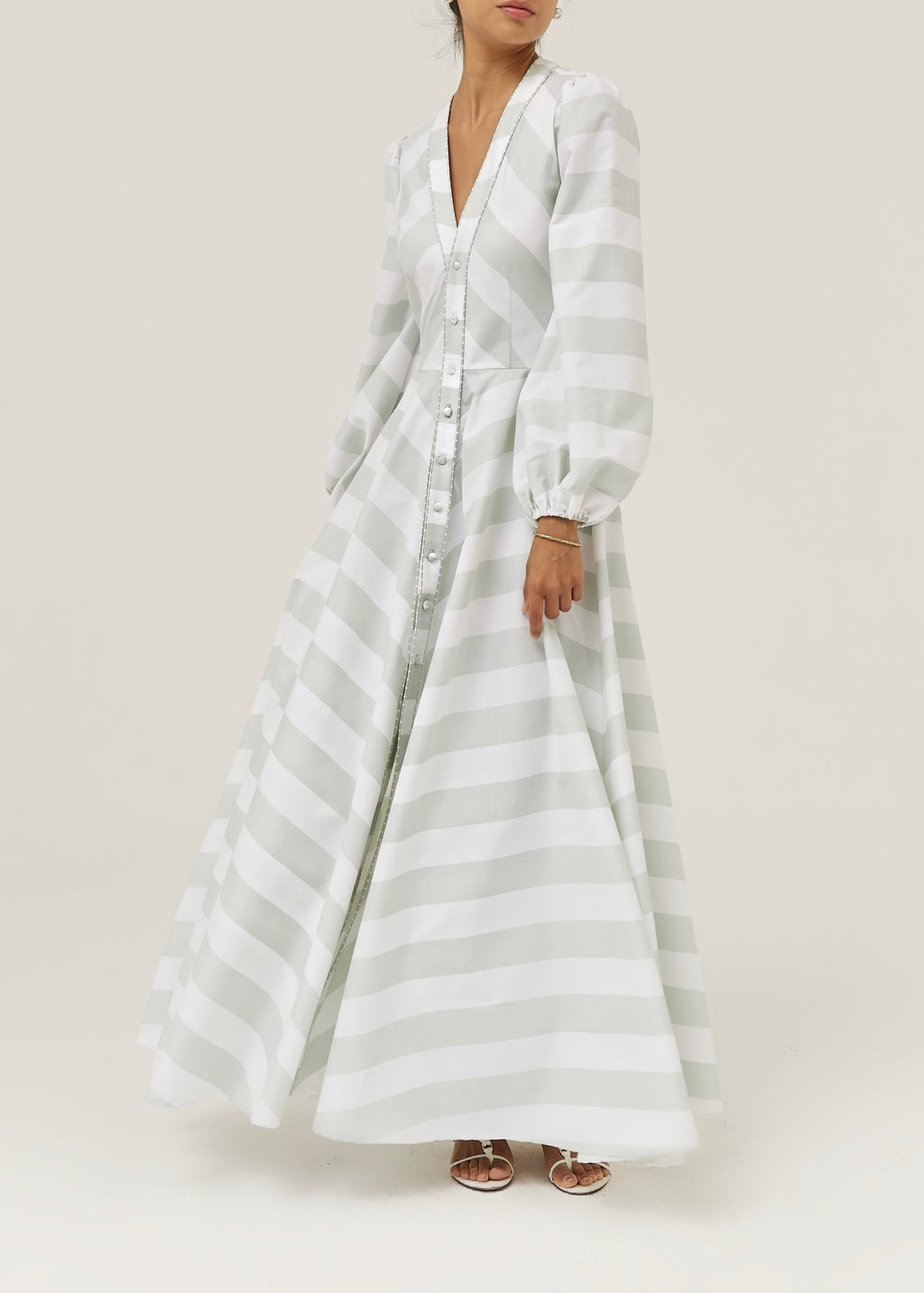 Aliaa · Abito lungo a righe in cotone ricamato — Menta/Bianco