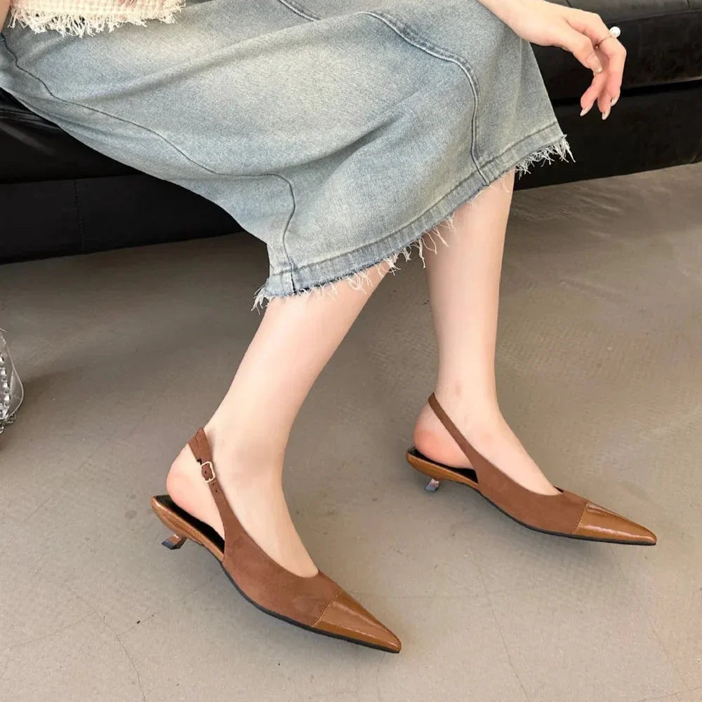 Alicia · Slingback in camoscio con tacco a rocchetto